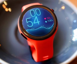 Moto 360 Sport Edition Mockup PSD