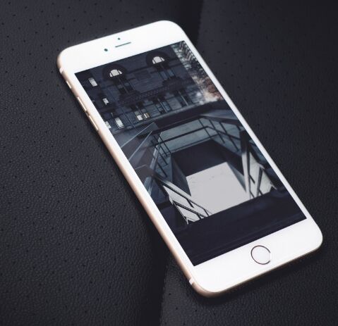 Download Free 3D White iPhone PSD Mockup - TitanUI
