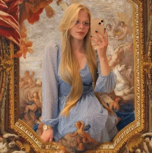 Renaissance Aesthetic Photo Effect PSD